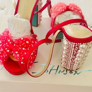 Betsey Johnson Fuchsia and White Pearl Heels Size 7